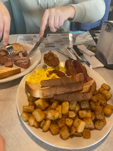 220 Elgin St, Ottawa, ON K2P 1L7