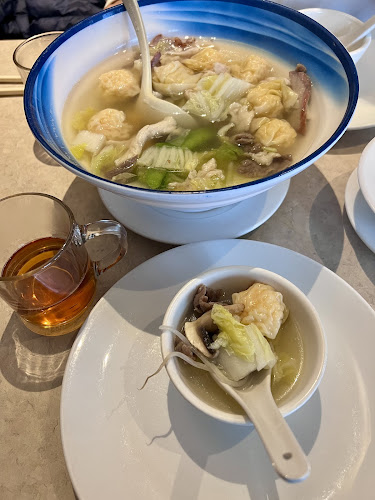 J & J Wonton Noodle House