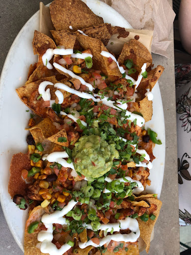 Browns Socialhouse Lower Lonsdale - Hospitality and gastronomy