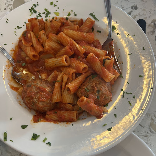 Cafe Diplomatico Restaurant & Pizzeria - Hospitality and gastronomy