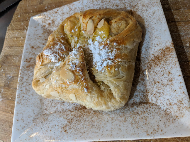 Comentarii opinii despre Dynasty Bakery & Cafe Ltd