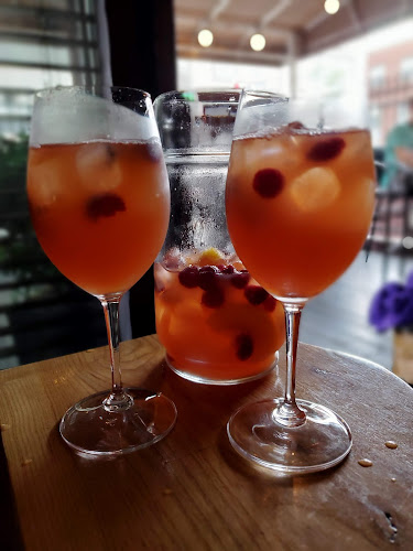 Comentarii opinii despre The Third Glass