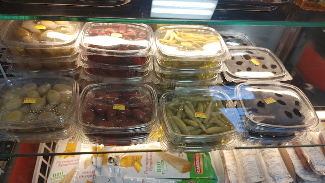 35 Cedar Pointe Dr, Barrie, ON L4N 5R7