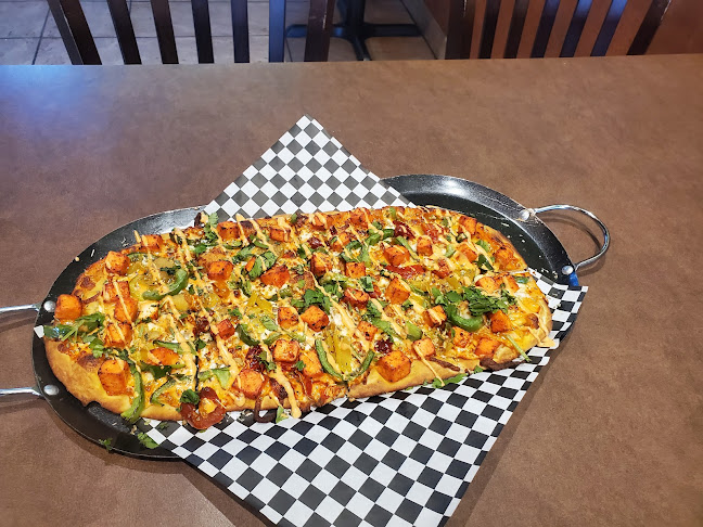 Veggie Planet Vaughan - Vegetarian Indian Pizza, Burger and Street food Restaurant - Hospitality and gastronomy