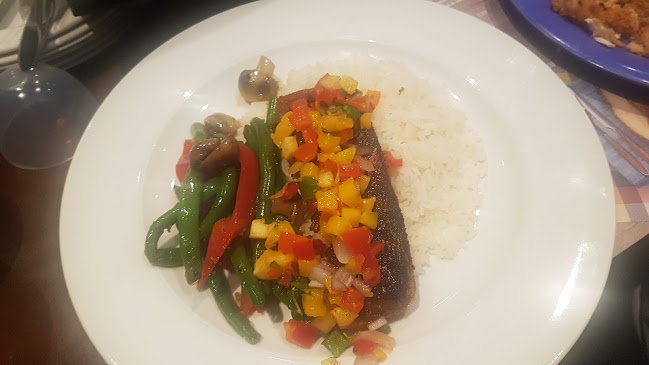 108 Courtneypark Dr E, Mississauga, ON L5T 2Y3