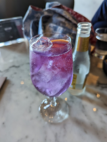 Q AT THE FAIRMONT EMPRESS - Hospitality and gastronomy