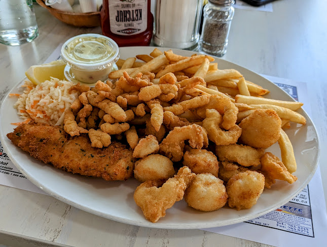 748 - Hospitality and gastronomy