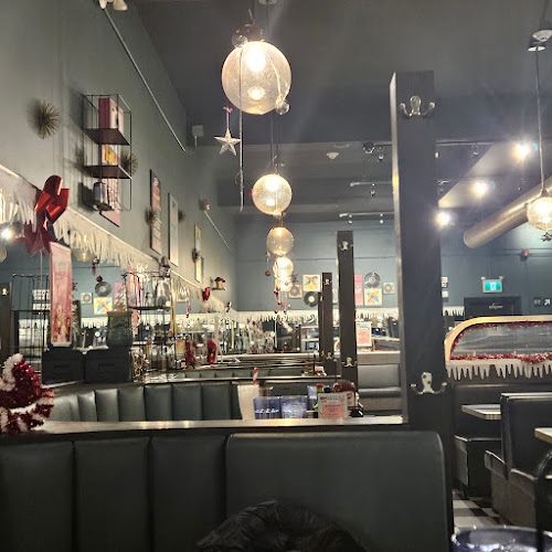 220 Elgin St, Ottawa, ON K2P 1L7