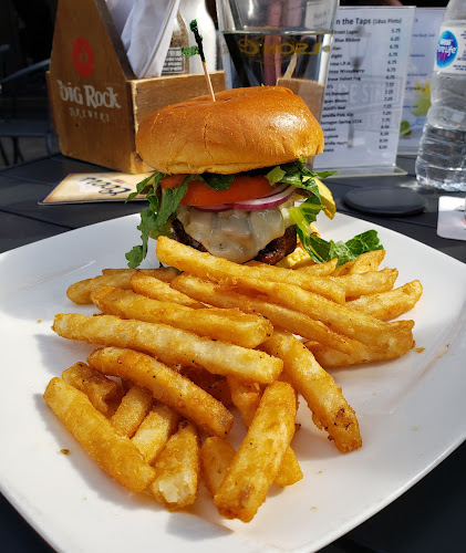 Side Street Pub & Grill - Hospitality and gastronomy