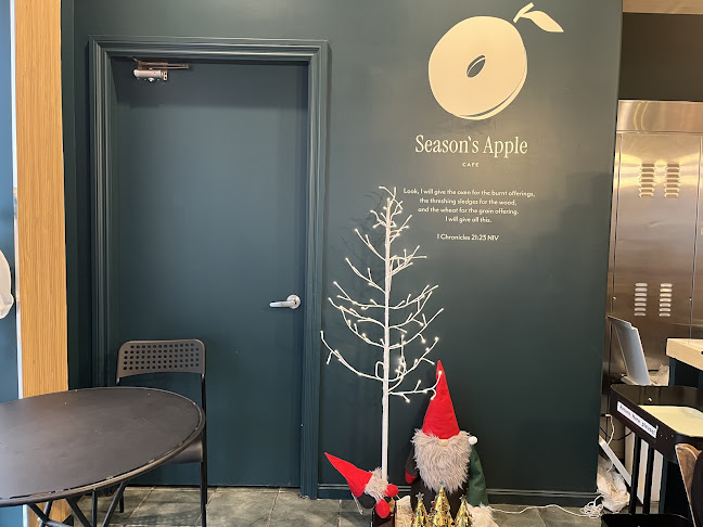 Comentarii opinii despre Seasons Apple Cafe