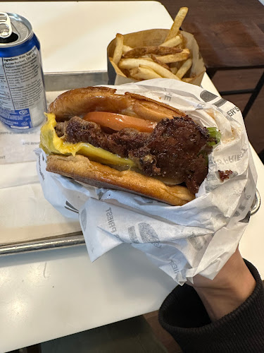 212 Adelaide St W, Toronto, ON M5H 1W7