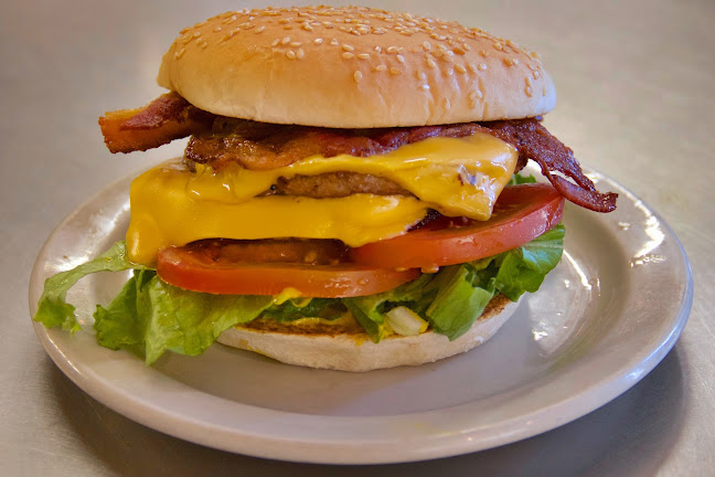 Beacon Drive In Restaurant - Hospitality and gastronomy