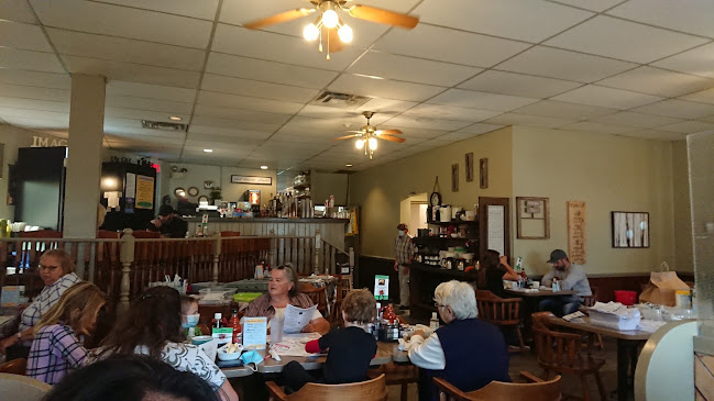 Opinii despre Queen's Coach Family Restaurant în Niagara Falls - Hospitality and gastronomy