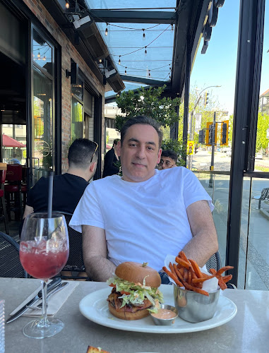 103 2nd St W, North Vancouver, BC V7M 2E7