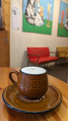 Opinii despre Loophole Coffee Bar în Calgary - Hospitality and gastronomy