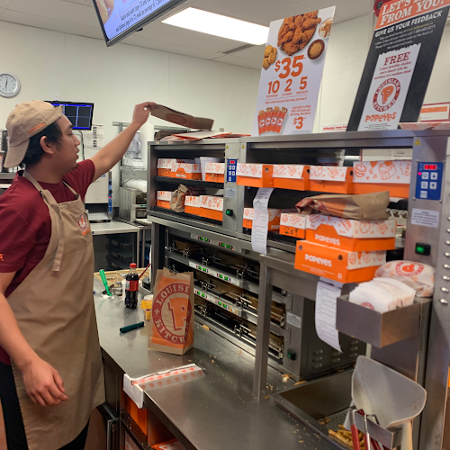 Popeyes Louisiana Kitchen - Oxford st west london Ontario - London