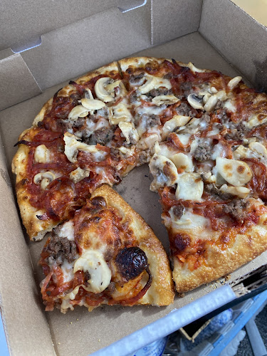 Davinci's Pizza - Hospitality and gastronomy