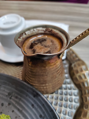 Crown Pastries - Hospitality and gastronomy