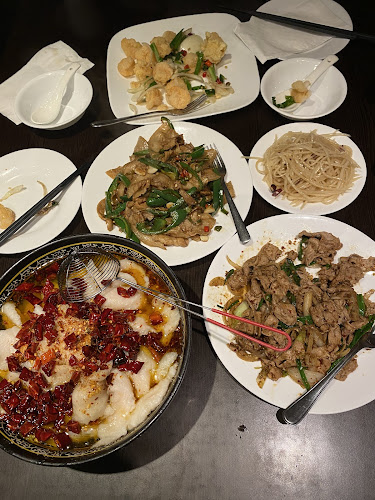 Comentarii opinii despre Legend House