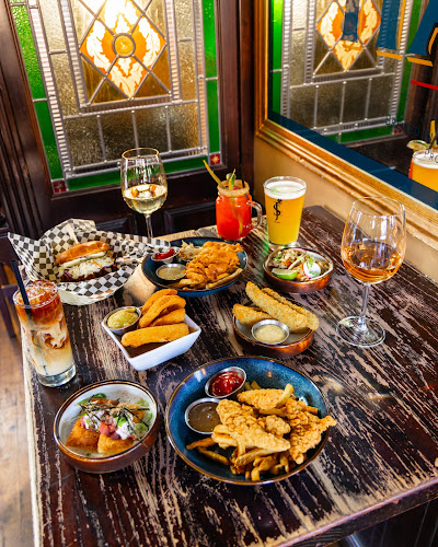 St. James Corner Restaurant & Irish Pub - Calgary