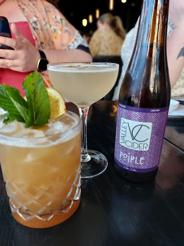 Nubo Kitchen + Bar(Johnson Street Bridge Location) - Victoria