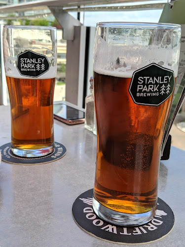 Hub Restaurant - New Westminster