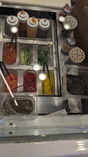 Comentarii opinii despre The Poke Box