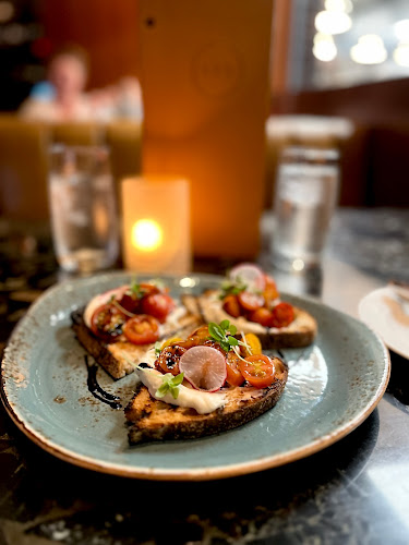 Opinii despre XIX Nineteen în Edmonton - Hospitality and gastronomy