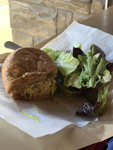 644 Queensbury Ave, North Vancouver, BC V7L 3V6