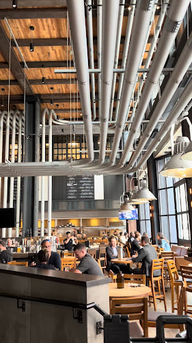 1 Adelaide St E, Toronto, ON M5C 2V9