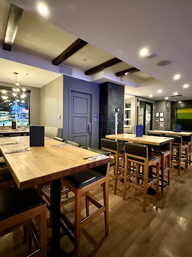 Moxies Calgary Downtown Restaurant