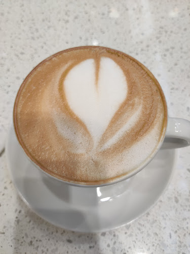 Waves Coffee House - Coquitlam Center