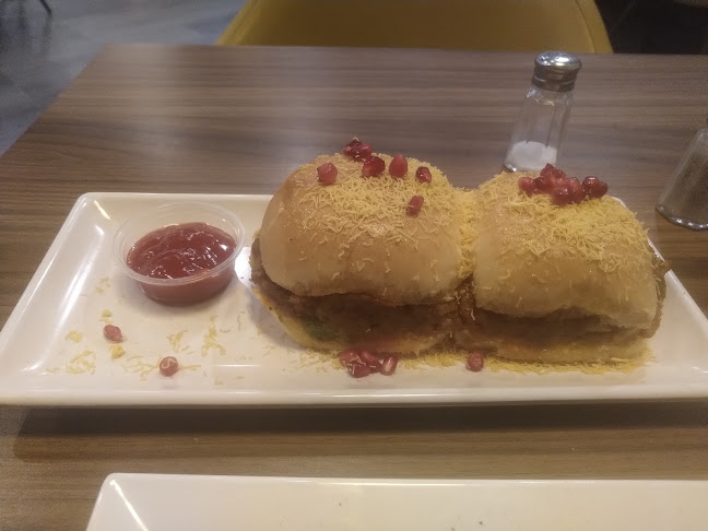 1 Steeles Ave E Unit#16, Brampton, ON L6W 4J5