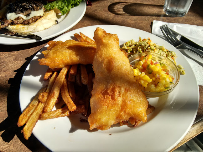 Shady Rest | Restaurant & Pub - Qualicum Beach