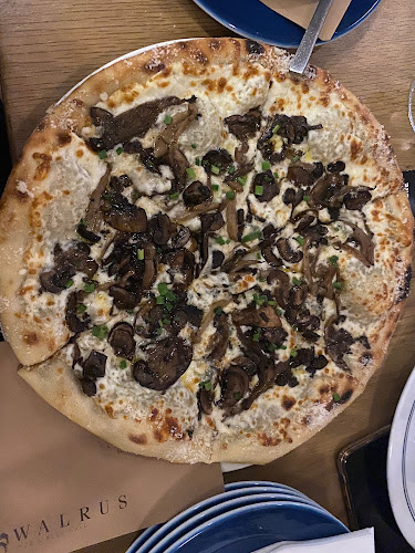 Opinii despre Walrus Pub & Beer Hall în Toronto - Hospitality and gastronomy