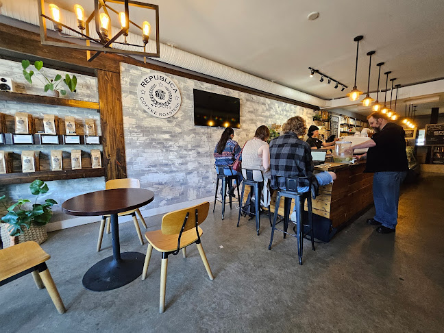 Opinii despre Republica Coffee Roasters Cloverdale în Surrey - Hospitality and gastronomy
