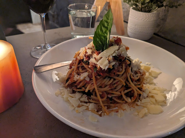 Comentarii opinii despre Tennessy Willems