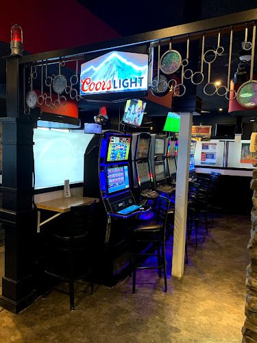 Opinii despre Trifon's Liquor Store în Regina - Hospitality and gastronomy