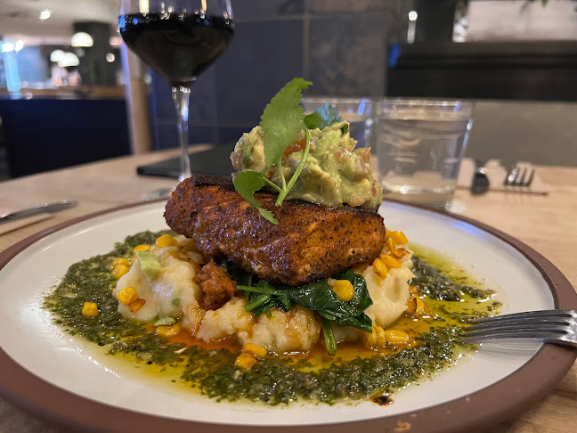 Comentarii opinii despre Moxies Calgary Downtown Restaurant