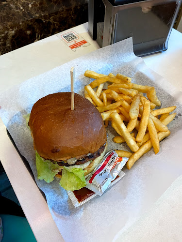 Comentarii opinii despre MitBit Burger Restaurant