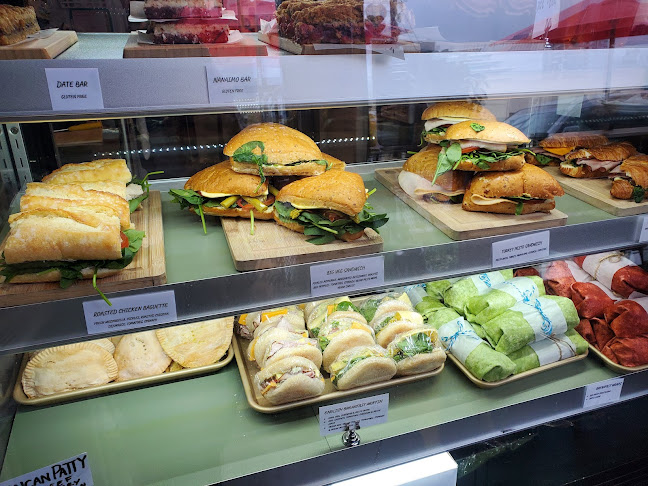 Opinii despre Kranky Cafe in Mount Pleasant în Vancouver - Hospitality and gastronomy