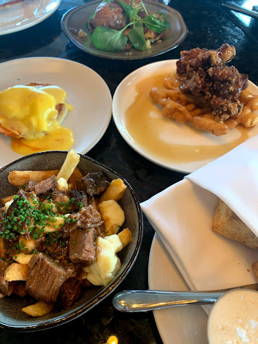 900 Canada Pl, Vancouver, BC V6C 3L5