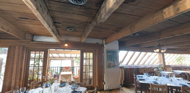 Opinii despre Theo’s Restaurant în Penticton - Hospitality and gastronomy