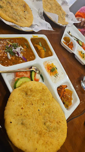 Opinii despre Simply Indian Sweets & Restaurant în Brampton - Hospitality and gastronomy