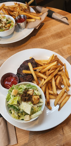 Opinii despre Tap & Barrel • Shipyards în North Vancouver - Hospitality and gastronomy