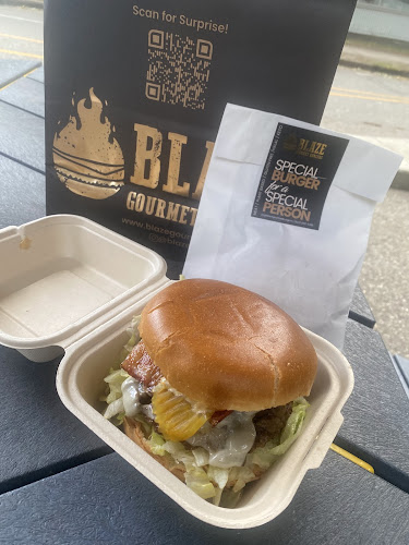 Opinii despre Blaze Gourmet Burgers | Dine-in Takeout and Catering în Vancouver - Hospitality and gastronomy