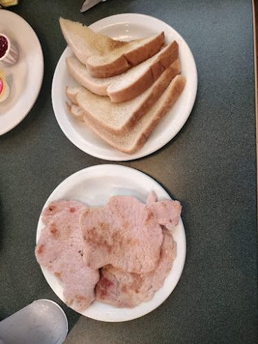 5810 Stanley Ave, Niagara Falls, ON L2G 3X8