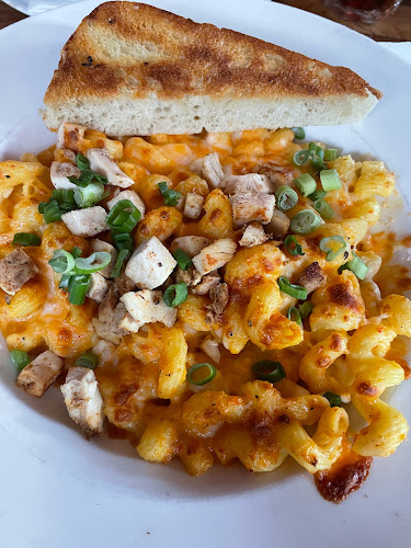 232 Queen St W, Toronto, ON M5V 1Z6