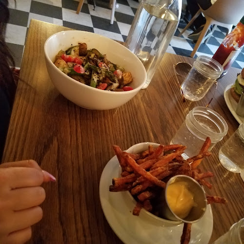 Opinii despre Naked Cafe în Kelowna - Hospitality and gastronomy