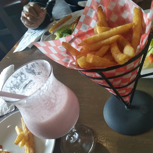 7238 137 St #101-102, Surrey, BC V3W 1A3